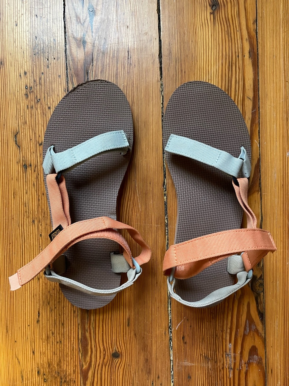 Teva Women’s Original Universal Sandal, size 10, Serenity Multi peach/grey